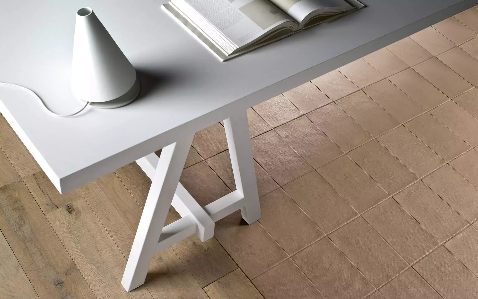 Mutina Garland Relief Cipria 18X54 PUBG03