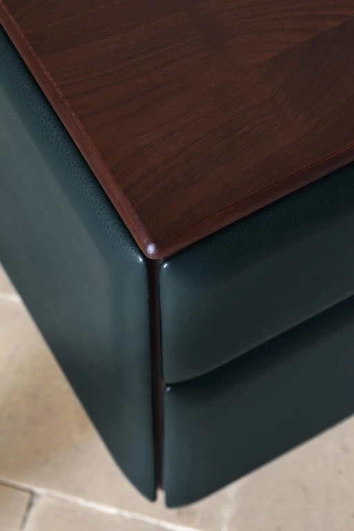 Night table Moondance Poltrona Frau