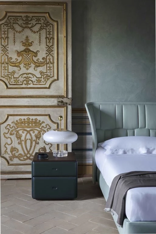 Night table Moondance Poltrona Frau