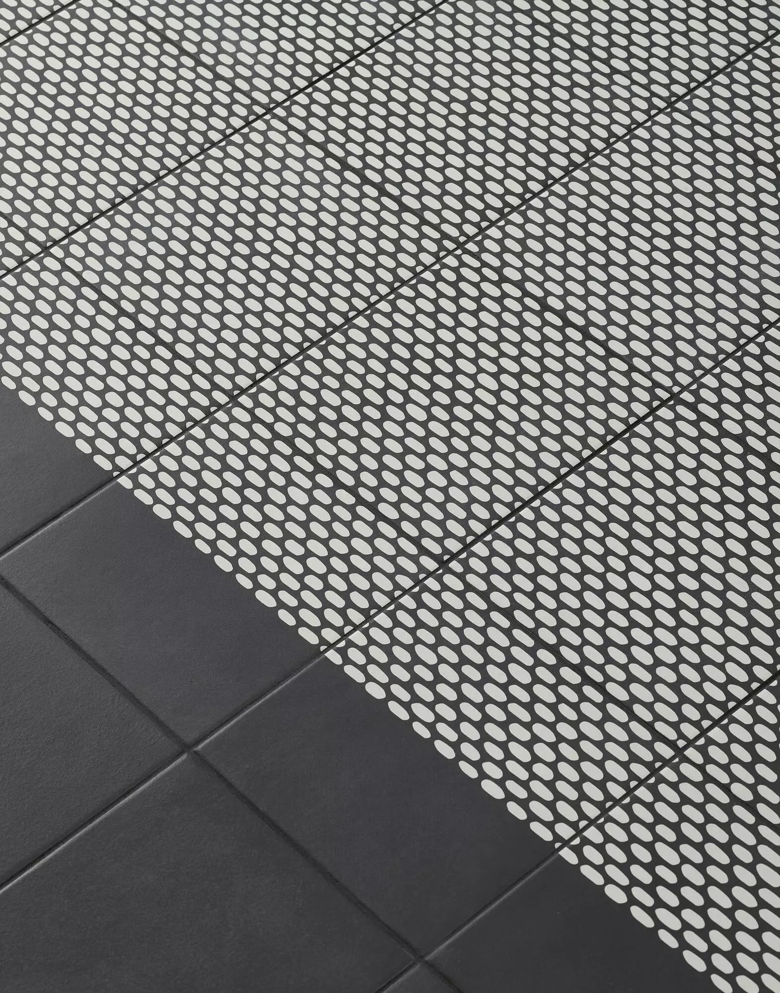 Mutina Tape Zigzag Half Black 20,5X20,5 RETA47