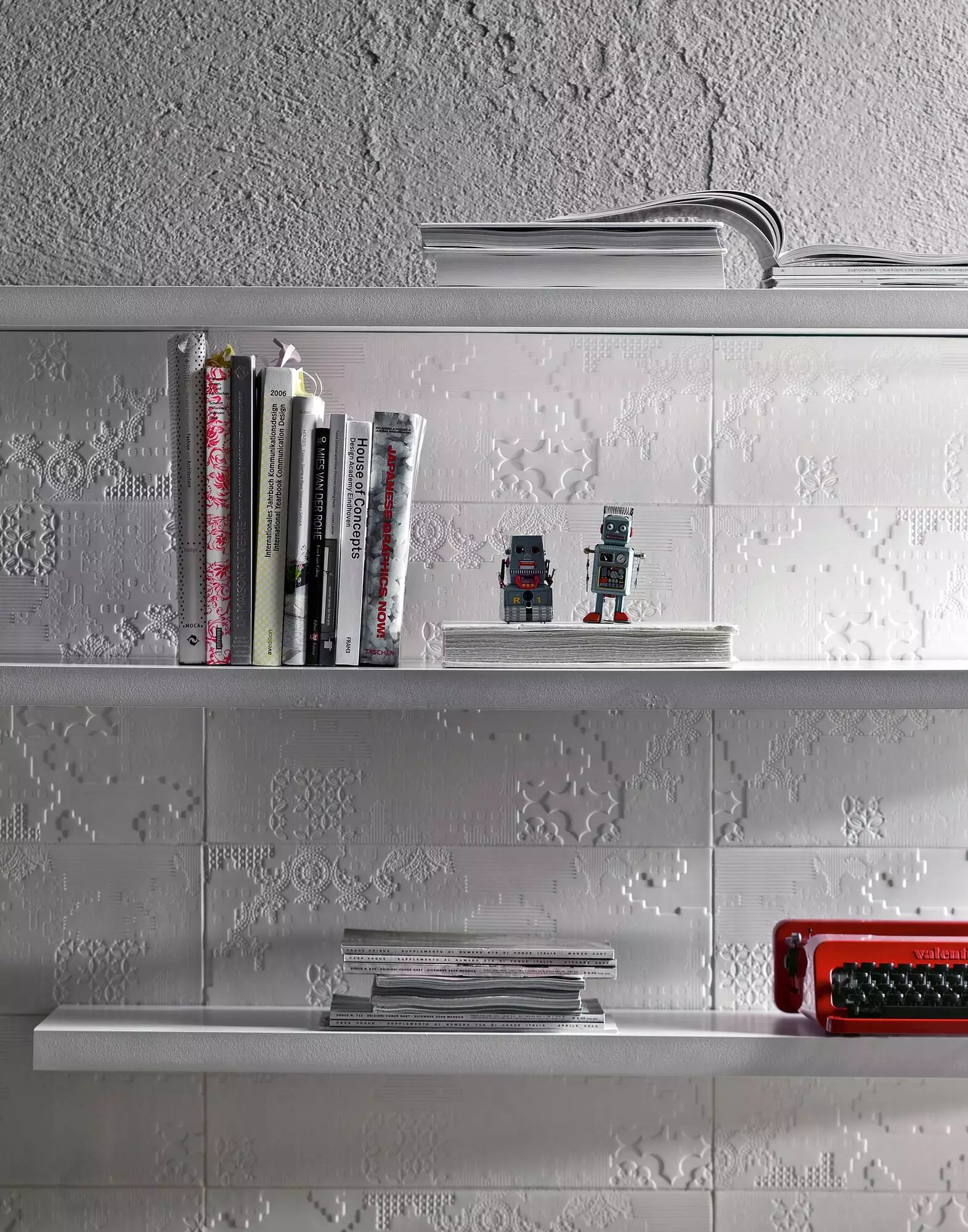 Mutina Garland Relief Bianco 18X54 PUBG01