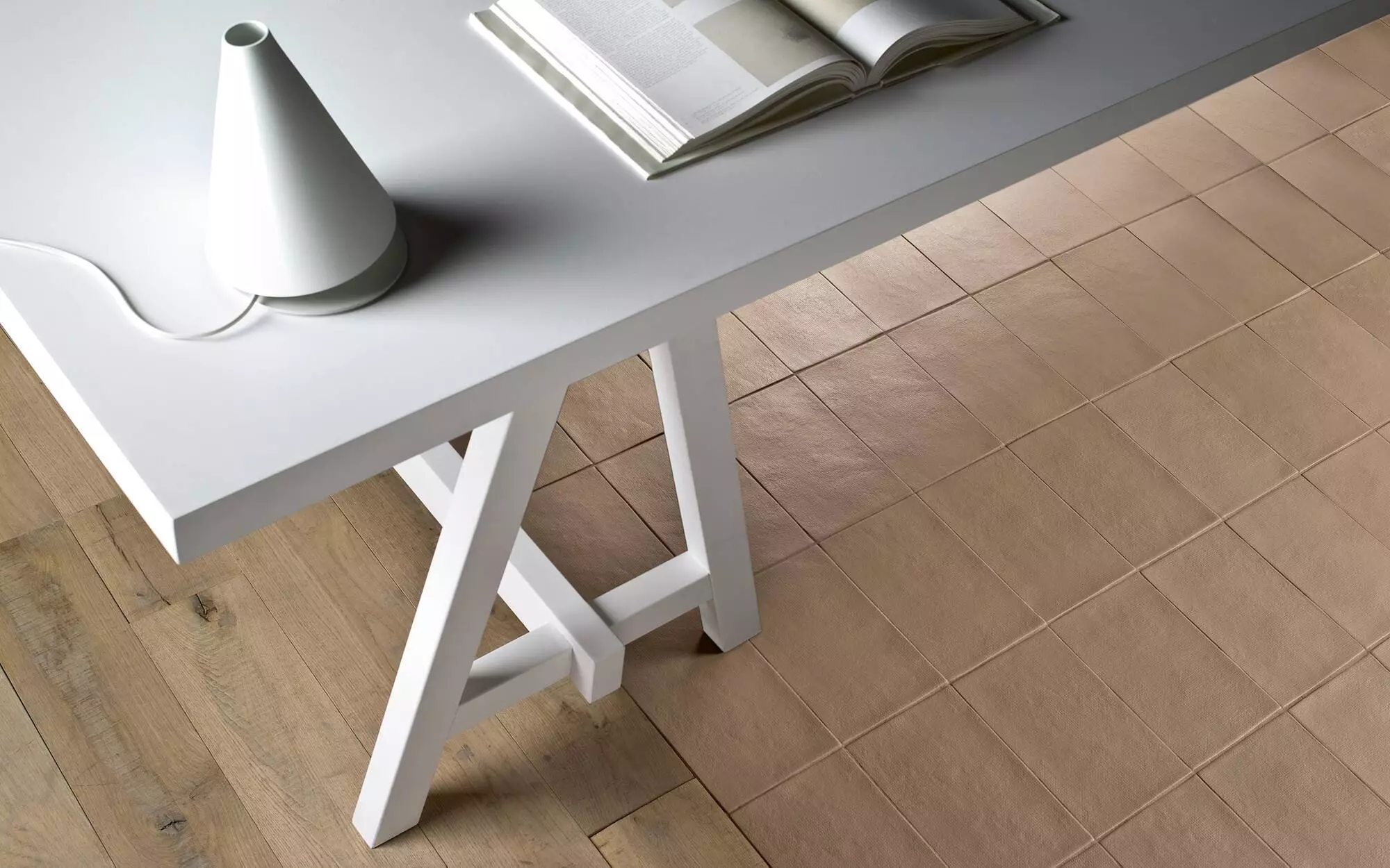 Mutina Garland Relief Cipria 18X54 PUBG03