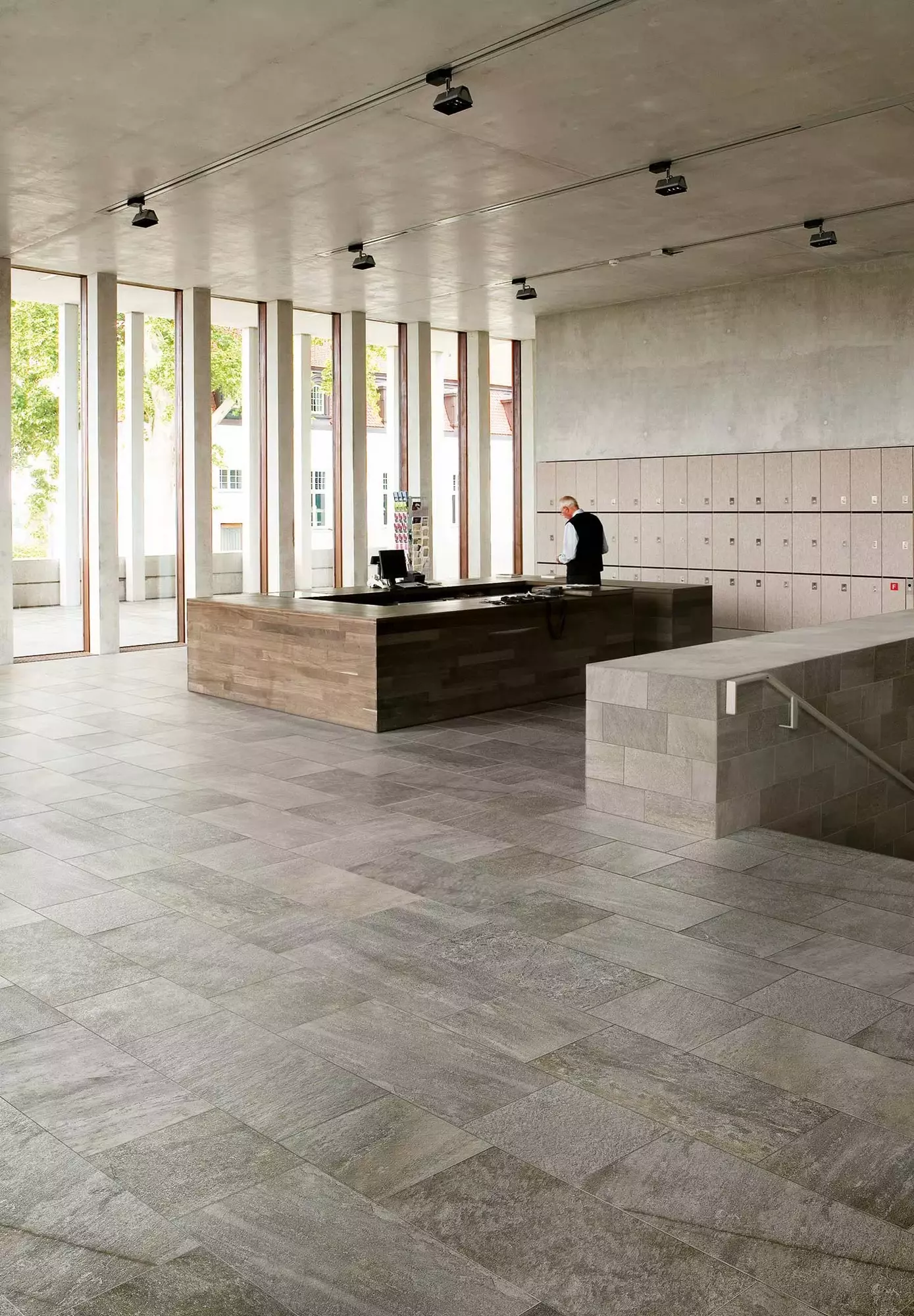 Floor Gres Walks 1.0 Gray 20 Mm 40X120 Ret 740561